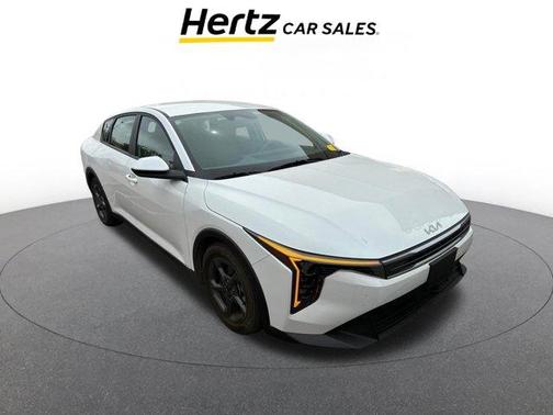Snow White Pearl 2025 Kia K4