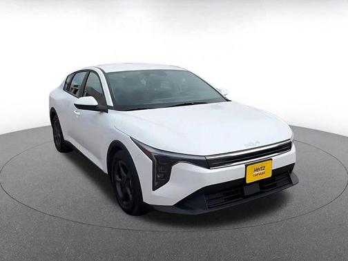 Snow White Pearl 2025 Kia K4