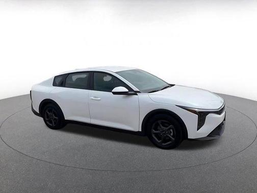 Snow White Pearl 2025 Kia K4