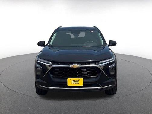 Mosaic Black Metallic 2025 Chevrolet Trax LT