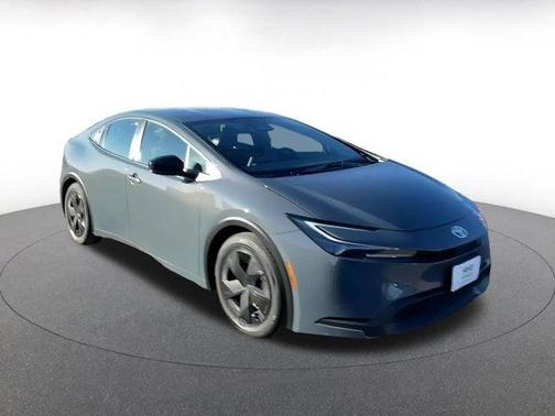 2025 Toyota Prius LE