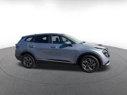 Everlasting Silver 2025 Kia Sportage LX