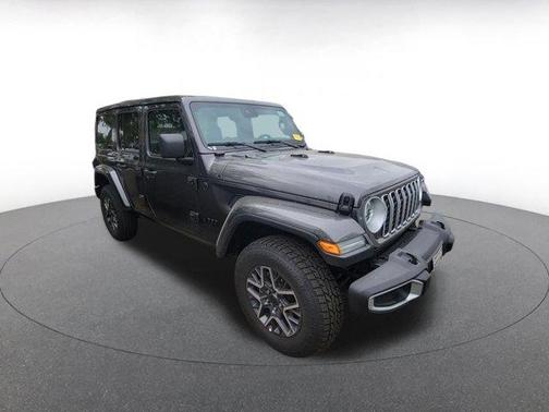 Granite Crystal Clearcoat Metallic 2025 Jeep Wrangler Sahara