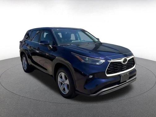 2025 Toyota Highlander LE