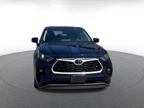 2025 Toyota Highlander LE