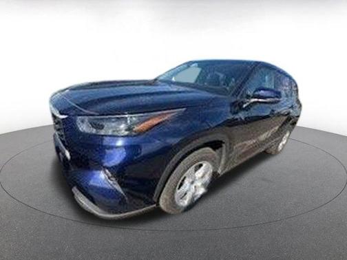 2025 Toyota Highlander LE