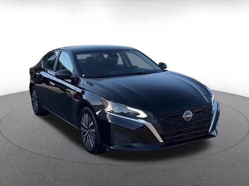 Black 2025 Nissan Altima SV