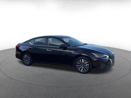 Black 2025 Nissan Altima SV