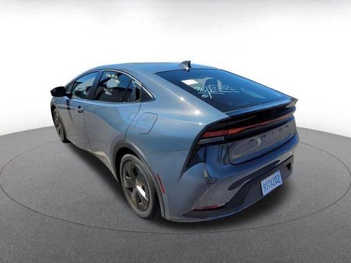 2025 Toyota Prius LE