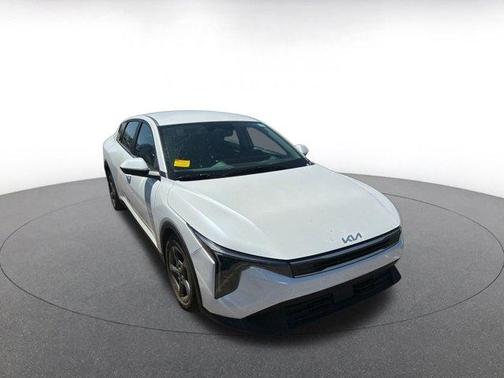 Snow White Pearl 2025 Kia K4