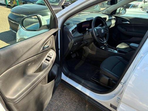 Summit White 2025 Buick Encore GX Preferred