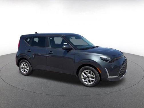 Gravity Gray 2025 Kia Soul LX