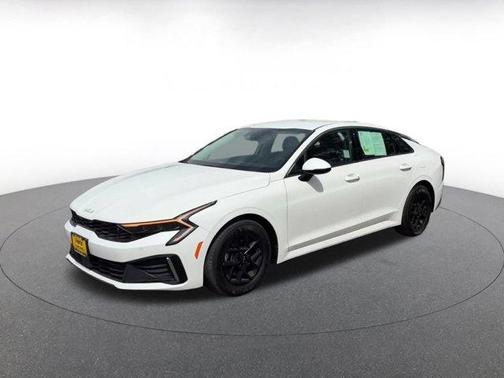 Snow White Pearl 2025 Kia K5 LXS