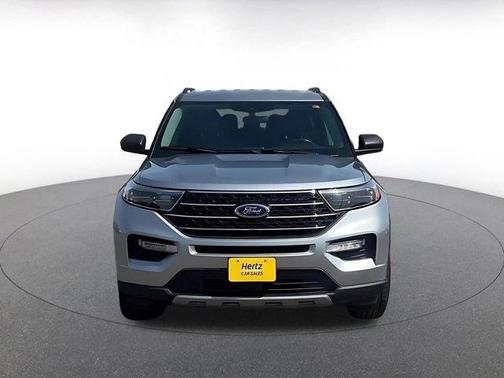 Iconic Silver Metallic 2023 Ford Explorer XLT