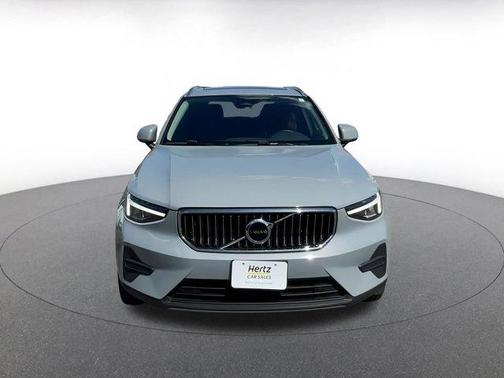 2024 Volvo XC40 CORE