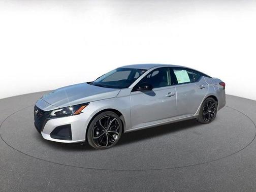 2025 Nissan Altima SR