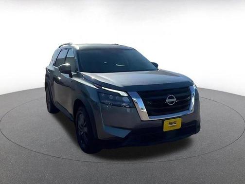 Gun Metallic 2025 Nissan Pathfinder SV