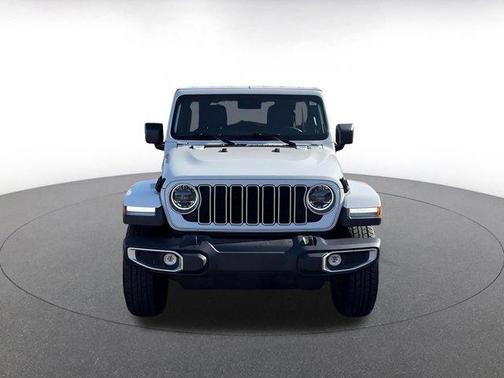 Bright White Clearcoat 2025 Jeep Wrangler Sahara