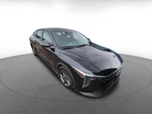 Aurora Black Pearl 2025 Kia K4