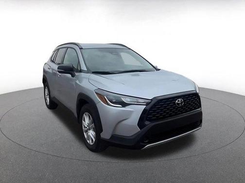 2025 Toyota Corolla Cross LE