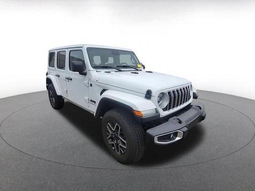 Bright White Clearcoat 2025 Jeep Wrangler Sahara