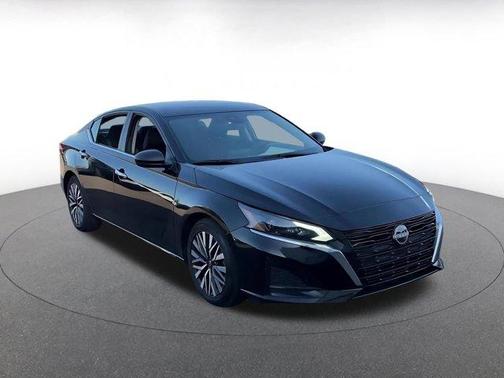 Black 2025 Nissan Altima SV
