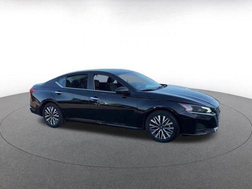 Black 2025 Nissan Altima SV