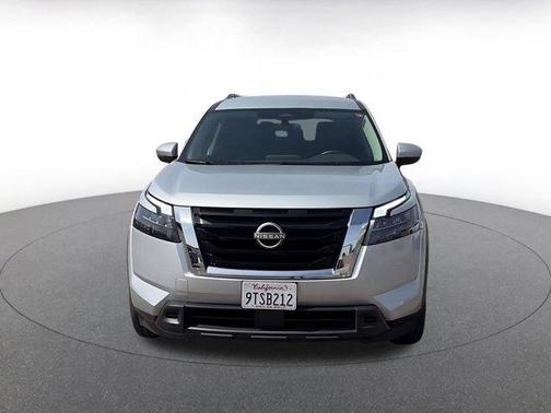 Brilliant Silver Metallic 2025 Nissan Pathfinder SV