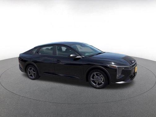 Aurora Black Pearl 2025 Kia K4