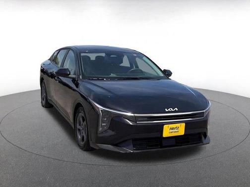 Aurora Black Pearl 2025 Kia K4