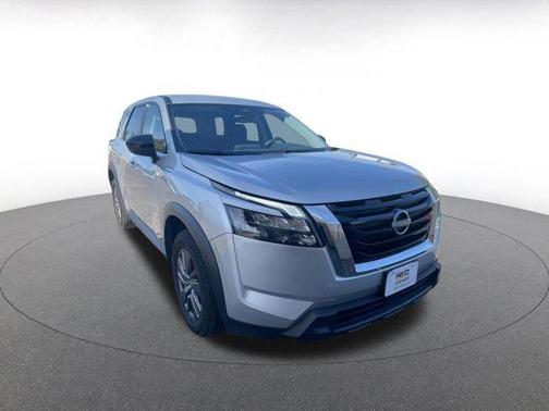 2024 Nissan Pathfinder S