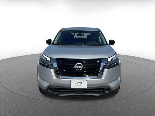 2024 Nissan Pathfinder S