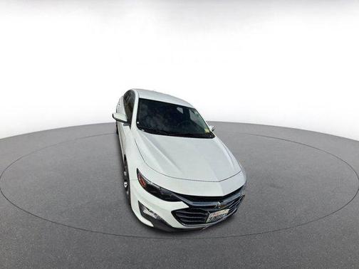 Summit White 2024 Chevrolet Malibu LT