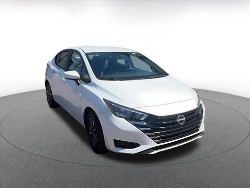 Aspen White 2025 Nissan Versa 1.6 SV