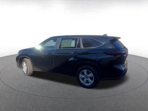 Black 2025 Toyota Highlander LE