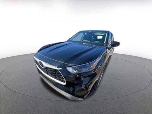 2025 Toyota Highlander LE