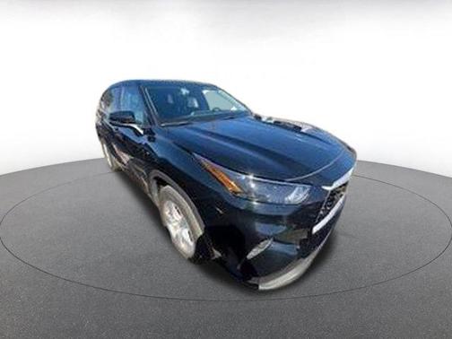 2025 Toyota Highlander LE