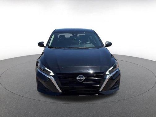 Super Black 2025 Nissan Altima SV