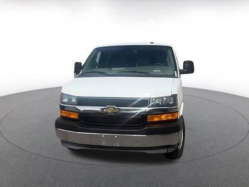2025 Chevrolet Express 3500 LT