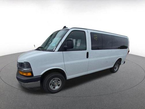 2025 Chevrolet Express 3500 LT