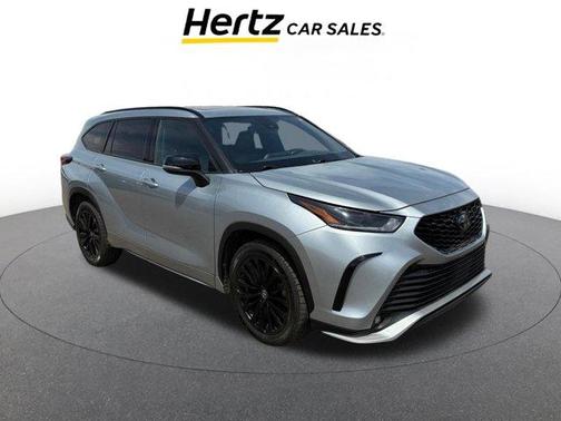 Silver 2024 Toyota Highlander XSE