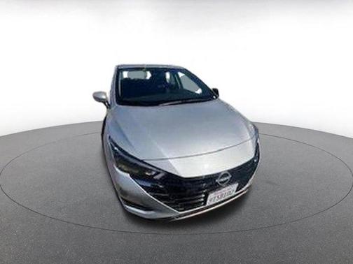 Brilliant Silver Metallic 2025 Nissan Versa 1.6 SV