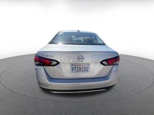 Brilliant Silver Metallic 2025 Nissan Versa 1.6 SV