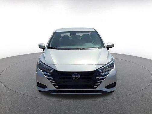 Brilliant Silver Metallic 2025 Nissan Versa 1.6 SV