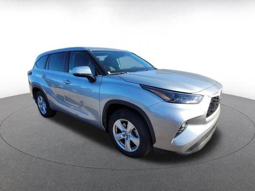 2025 Toyota Highlander LE