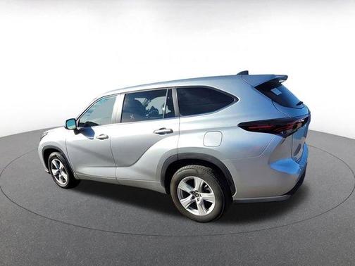 2025 Toyota Highlander LE