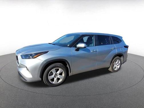 2025 Toyota Highlander LE