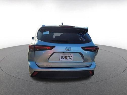 2025 Toyota Highlander LE