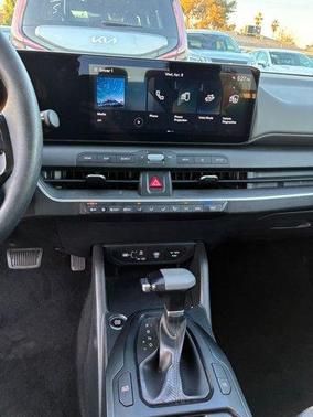 Snow White Pearl 2025 Kia K4