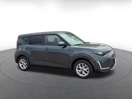 Gravity Gray 2025 Kia Soul LX